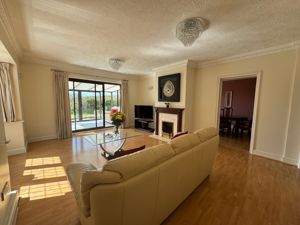 Lounge- click for photo gallery